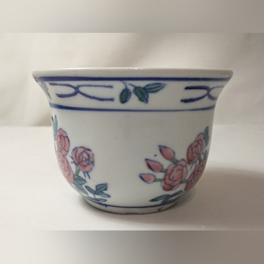 Vintage Pink & Blue Chinoiserie Small Porcelain Planter / Jardiniere - Picture 2 of 8